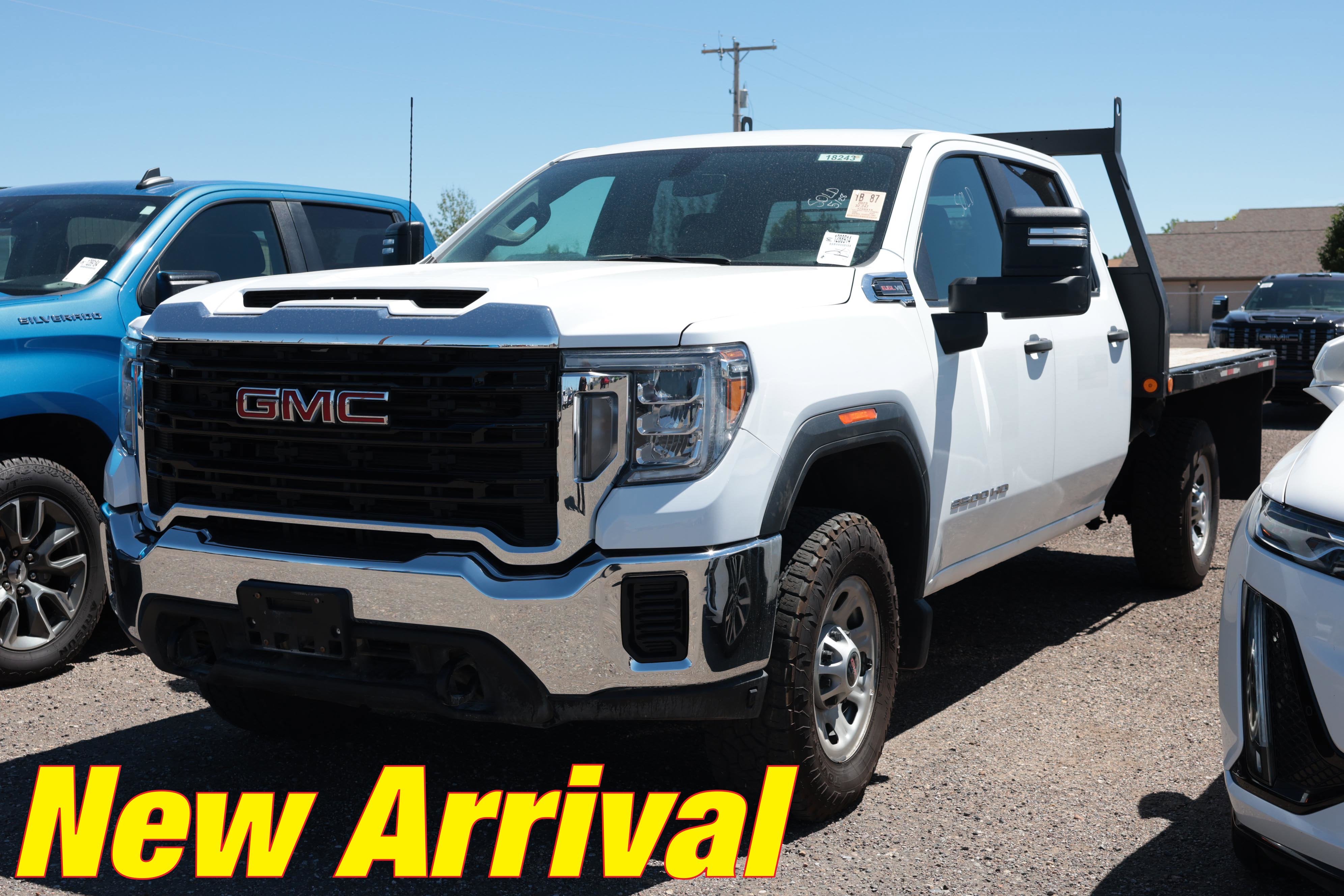 2023 GMC Sierra 4WD Crew Cab Standard Box Pro's photo