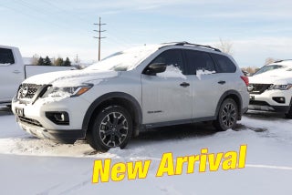 2020 Nissan Pathfinder SV