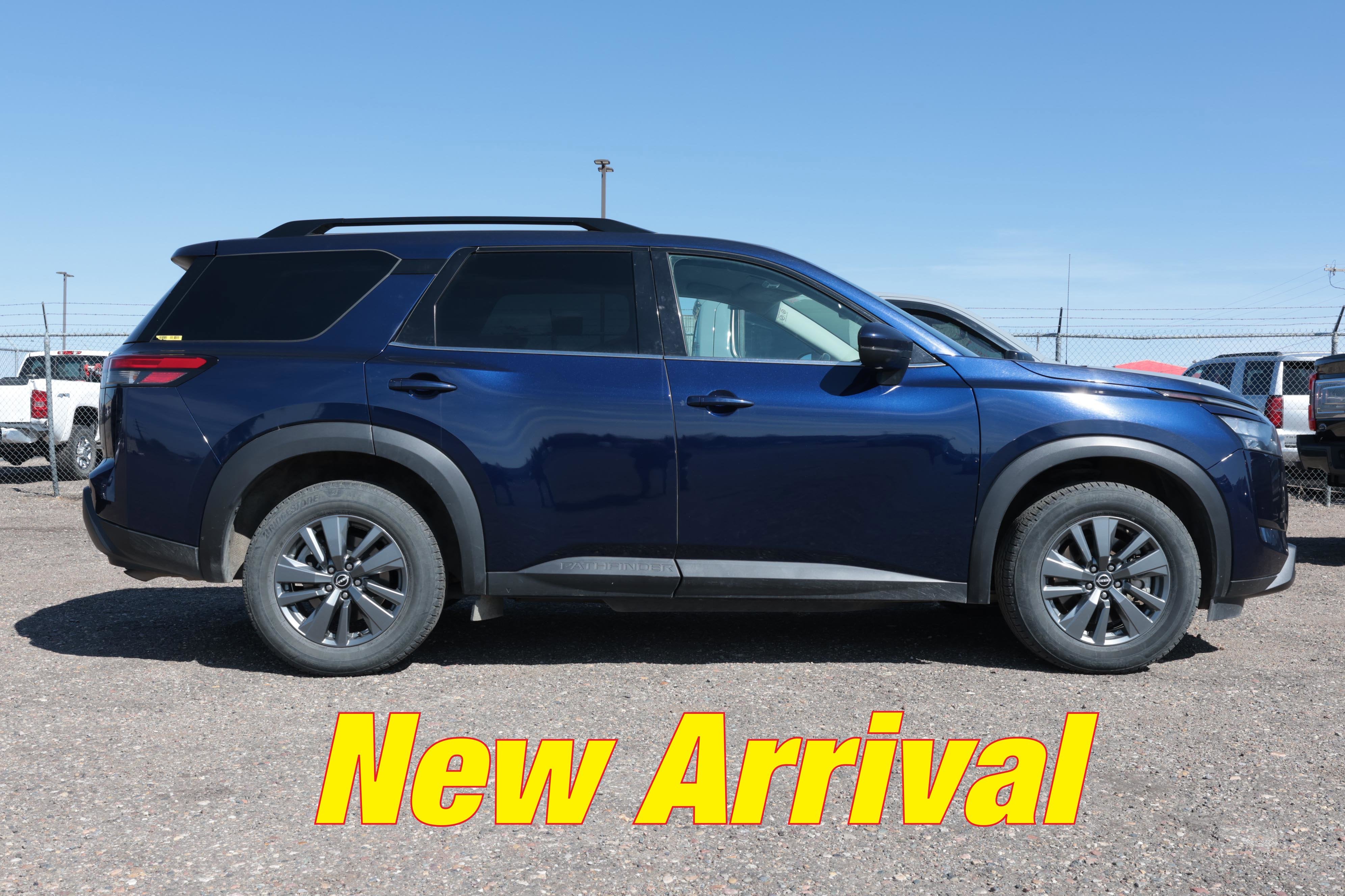 2024 Nissan Pathfinder SV