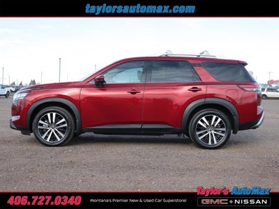 2023 Nissan Pathfinder SL